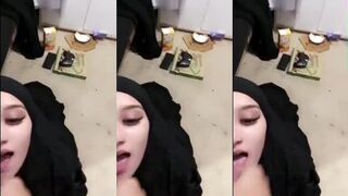 الراجل المتناك ماسك زوبره بيلعب فيه اوي بايده هو وبيحك فيه ومنزل لبوته تحته  سكس امهات علشان ينتر لبنه علي وشها وبينزلهم تغسل وشها كله باللبن ال نزله من زوبره